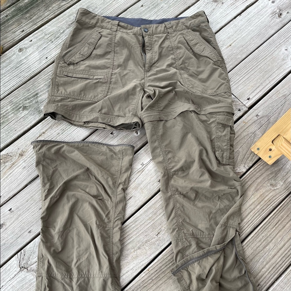 Eastern Mountain Sports convertible pants/shorts size 16